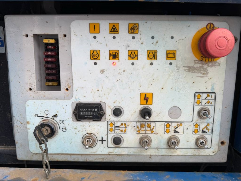 Aichi SR 12 B - Teleskopiskais pacēlājs: foto 5 Aichi SR 12 B - Teleskopiskais pacēlājs: foto 5