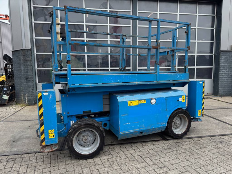 Genie GS 2668 RT - Šķērveida pacēlājs: foto 1 Genie GS 2668 RT - Šķērveida pacēlājs: foto 1
