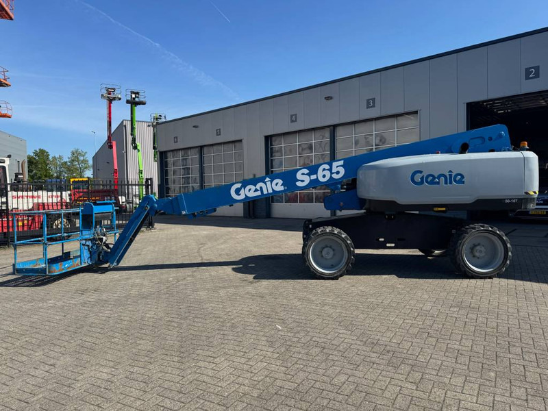 Genie S 65 - Teleskopiskais pacēlājs: foto 1 Genie S 65 - Teleskopiskais pacēlājs: foto 1