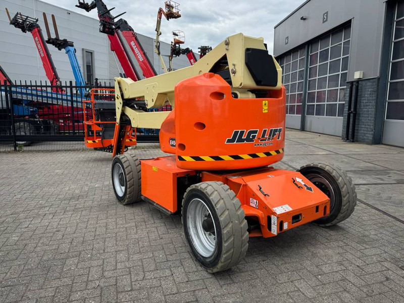 JLG E 450 AJ - Izlices pacēlājs: foto 2 JLG E 450 AJ - Izlices pacēlājs: foto 2