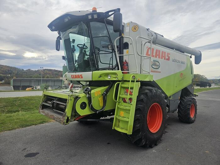 Claas Lexion 560 - Labības kombains: foto 1 Claas Lexion 560 - Labības kombains: foto 1