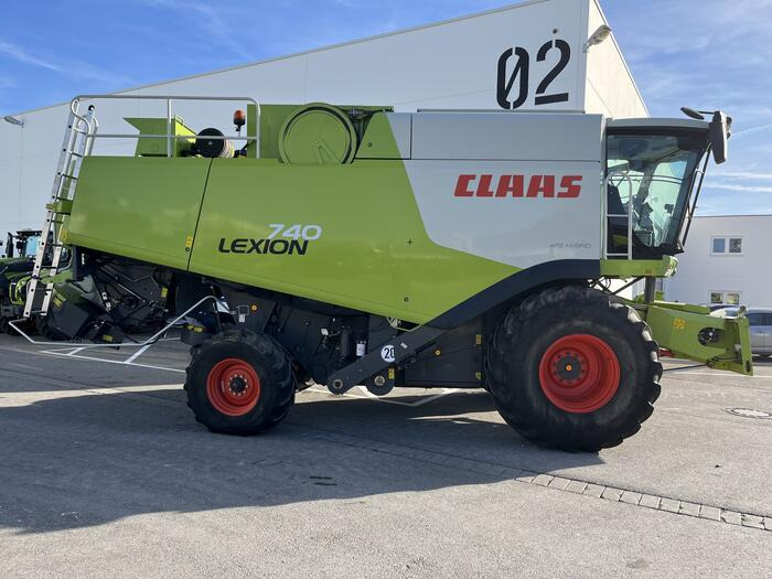 Claas Lexion 740 - Labības kombains: foto 1 Claas Lexion 740 - Labības kombains: foto 1
