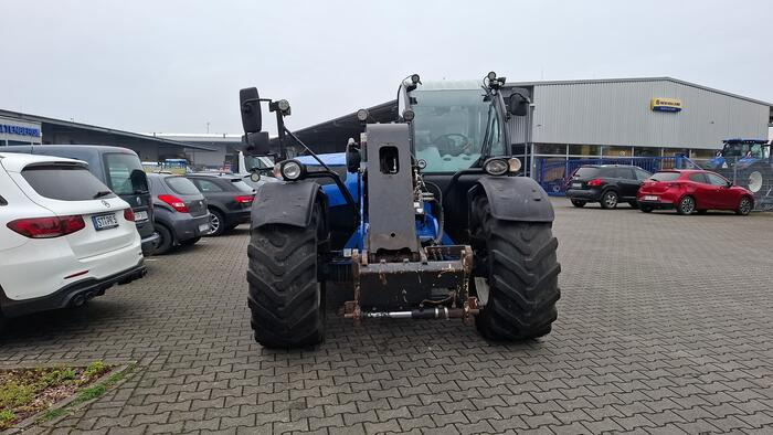 New Holland LM 7.42 - Teleskopiskais iekrāvējs: foto 1 New Holland LM 7.42 - Teleskopiskais iekrāvējs: foto 1