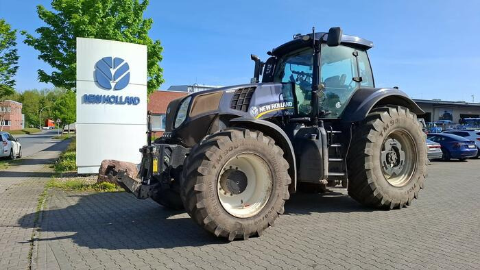 New Holland T8.275 - Traktors: foto 1 New Holland T8.275 - Traktors: foto 1