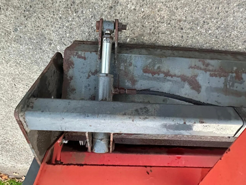 Hekamp Veegmachine met opvangbak Hydraulisch borstel - Traktors: foto 5 Hekamp Veegmachine met opvangbak Hydraulisch borstel - Traktors: foto 5