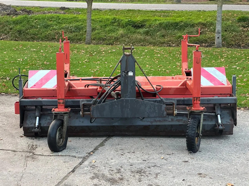 Hekamp Veegmachine met opvangbak Hydraulisch borstel - Traktors: foto 2 Hekamp Veegmachine met opvangbak Hydraulisch borstel - Traktors: foto 2