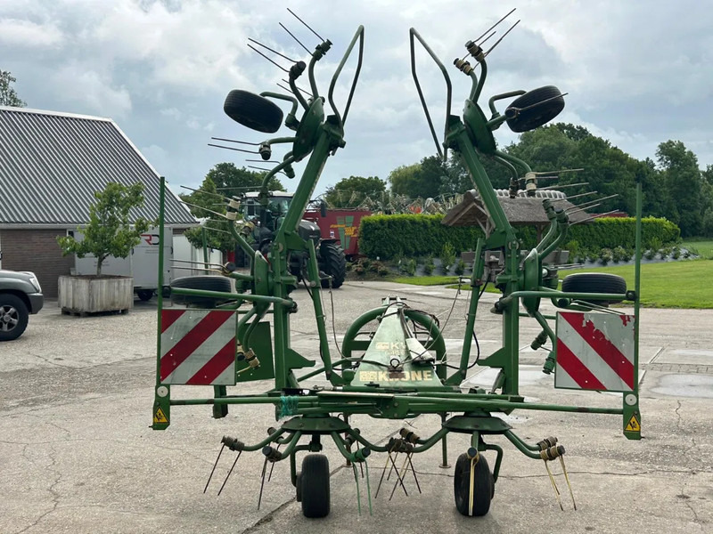 Krone KW 6.40 schudder schuilstelling hooibouw 6 elements - Vālotājs/ Ārdītājs: foto 5 Krone KW 6.40 schudder schuilstelling hooibouw 6 elements - Vālotājs/ Ārdītājs: foto 5