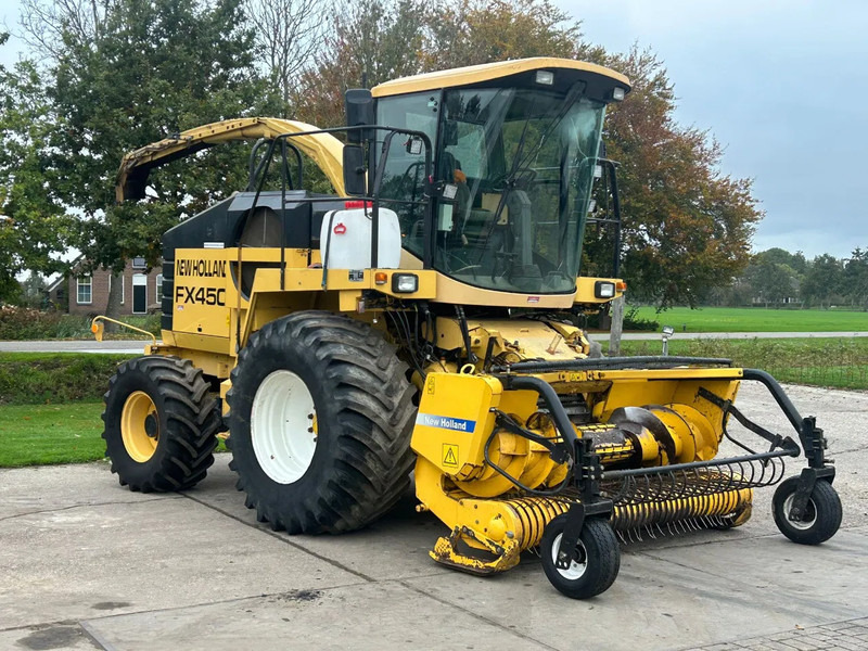 New Holland FX 450 Hakselaar Gras hakselaar - Šķeldotājs: foto 1 New Holland FX 450 Hakselaar Gras hakselaar - Šķeldotājs: foto 1