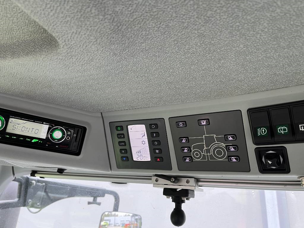 Traktors Claas Axion 950: foto 12