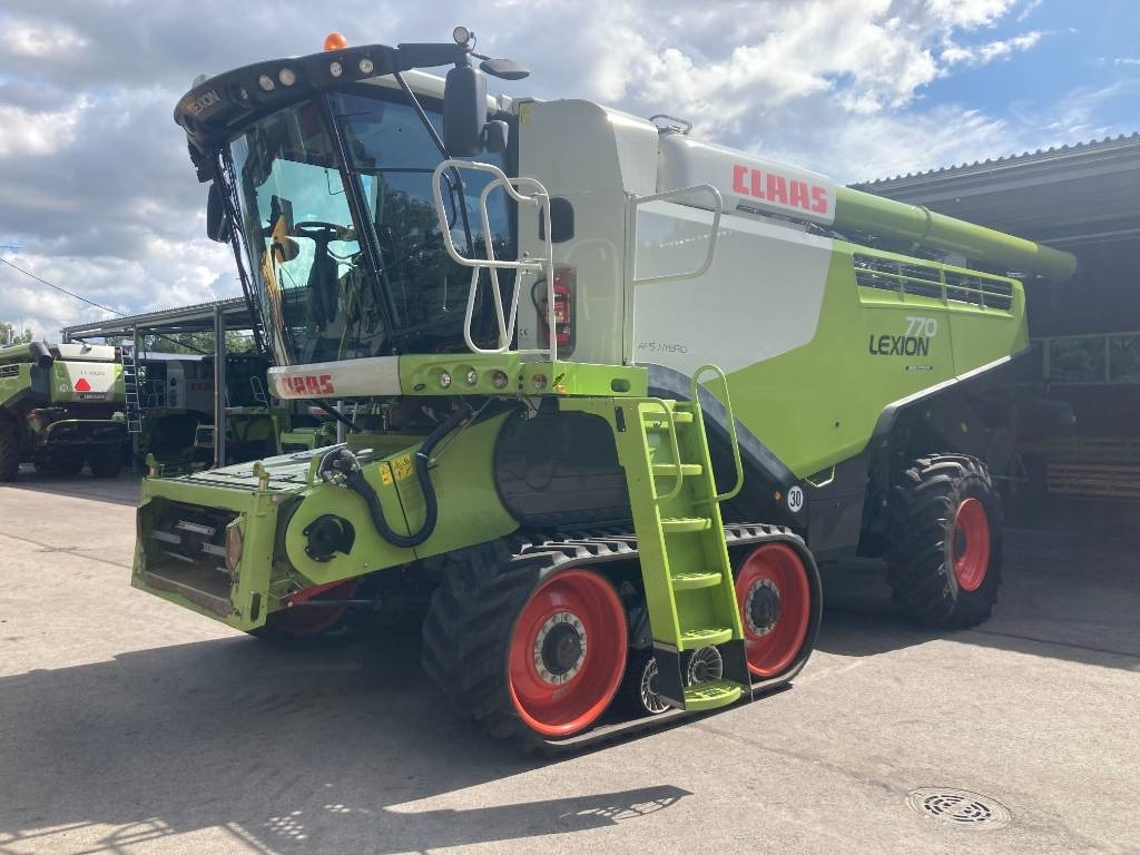 Claas Lexion 770 TT - Labības kombains: foto 2 Claas Lexion 770 TT - Labības kombains: foto 2