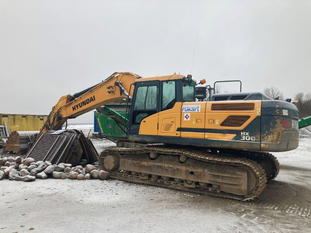 Hyundai HX 300 L - Kāpurķēžu ekskavators: foto 1 Hyundai HX 300 L - Kāpurķēžu ekskavators: foto 1