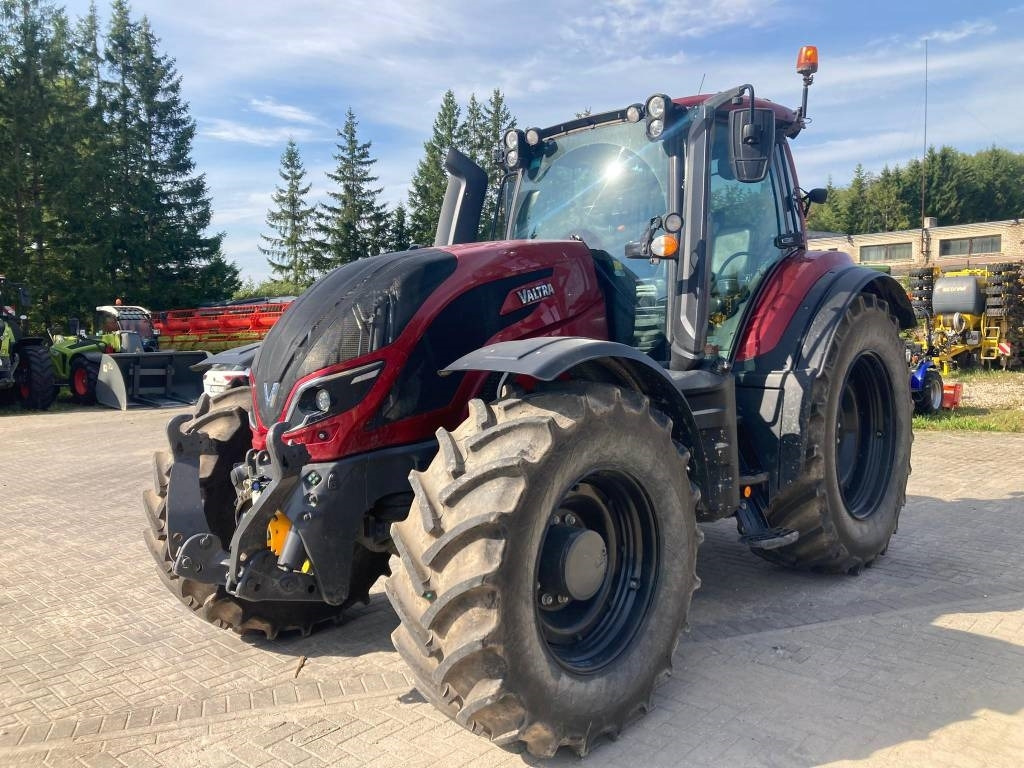 Valtra T 254 V - Traktors: foto 1 Valtra T 254 V - Traktors: foto 1