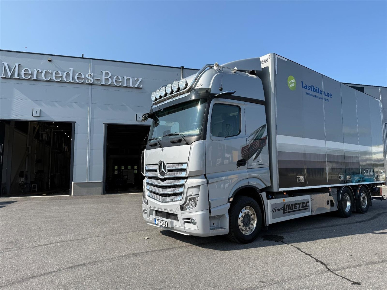 Kravas automašīna ar slēgto virsbūvi Fjärrbil Mercedes-Benz Actros 12.8 PowerShift 3 -2019 | StyleLine: foto 1