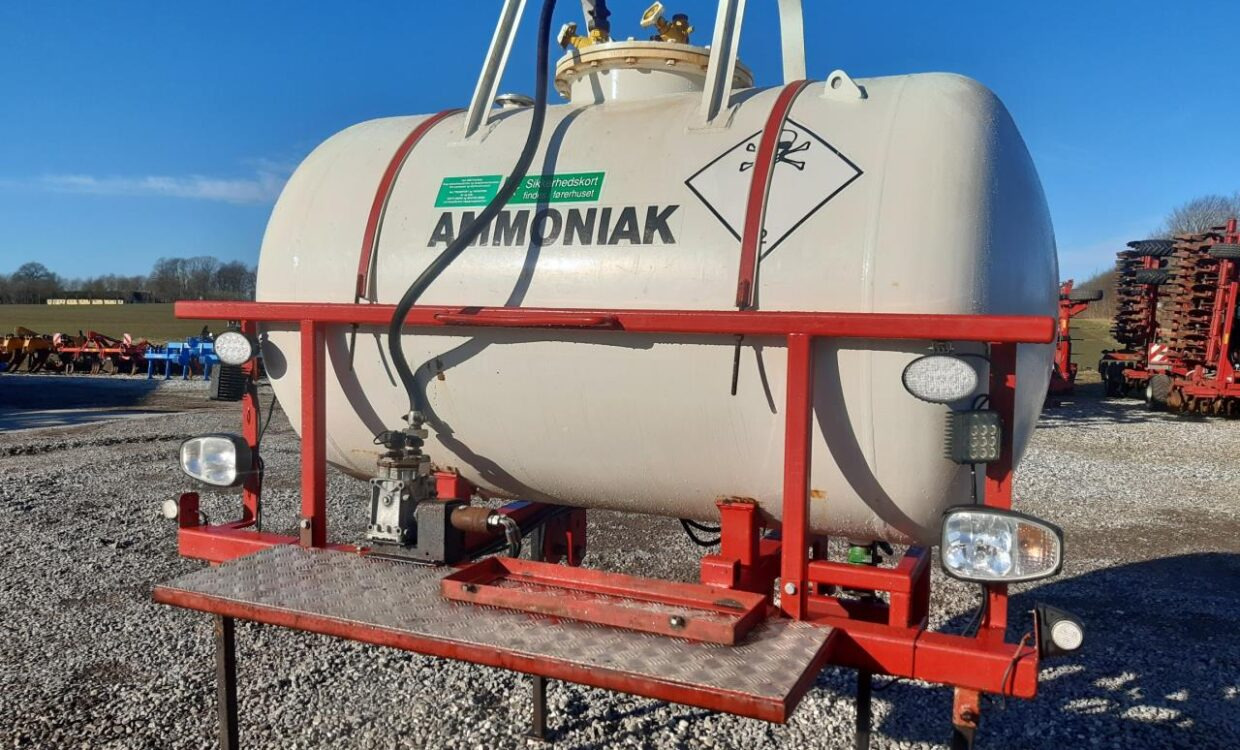 Agrodan Ammoniaktank 1200 kg - Mēslošanas tehnika, Uzglabāšanas tvertne: foto 2 Agrodan Ammoniaktank 1200 kg - Mēslošanas tehnika, Uzglabāšanas tvertne: foto 2