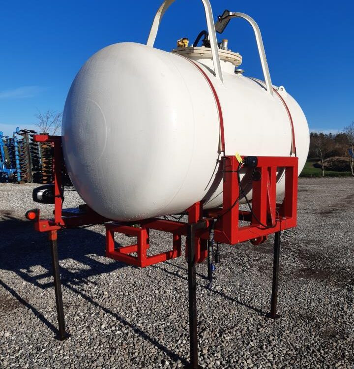 Agrodan Ammoniaktank 1200 kg - Mēslošanas tehnika, Uzglabāšanas tvertne: foto 4 Agrodan Ammoniaktank 1200 kg - Mēslošanas tehnika, Uzglabāšanas tvertne: foto 4