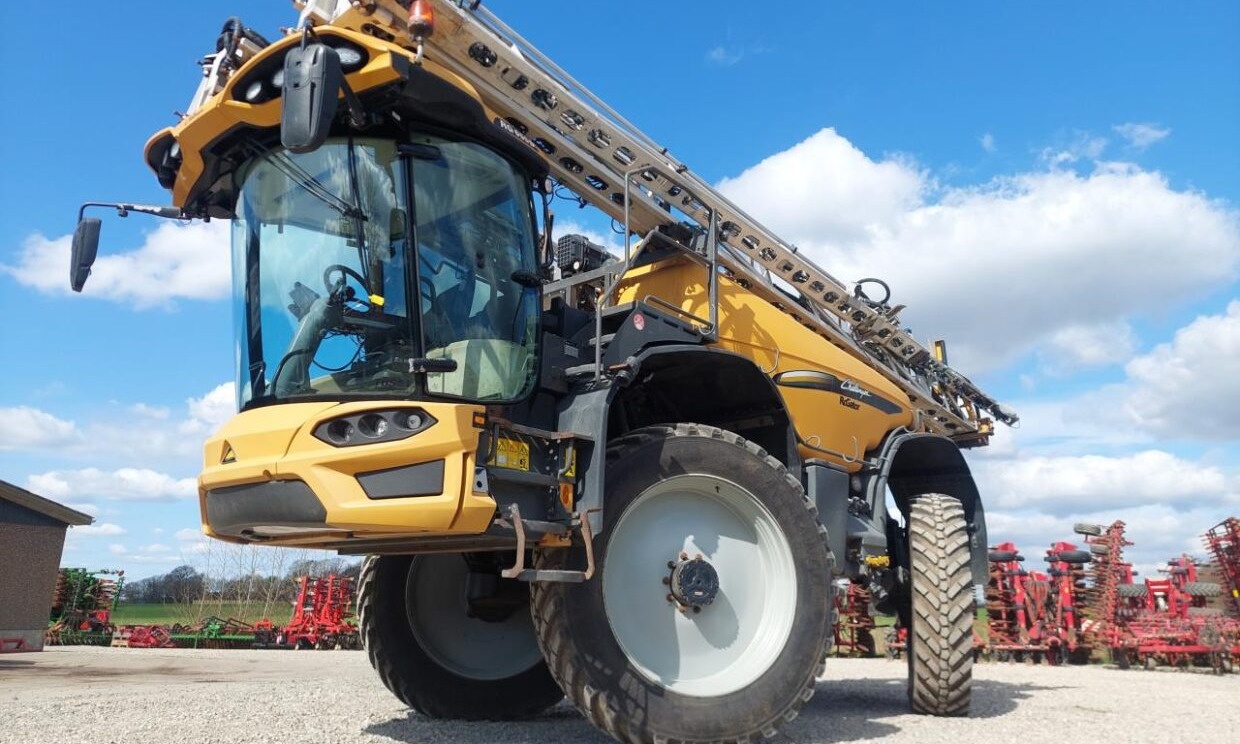 Challenger Rogator 655 B med GPS - Pašgājējmiglotājs: foto 1 Challenger Rogator 655 B med GPS - Pašgājējmiglotājs: foto 1