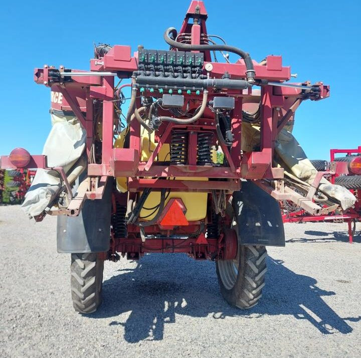 Hardi Commander Plus 4200 - 28m Twin - Piekabināmais miglotājs: foto 4 Hardi Commander Plus 4200 - 28m Twin - Piekabināmais miglotājs: foto 4