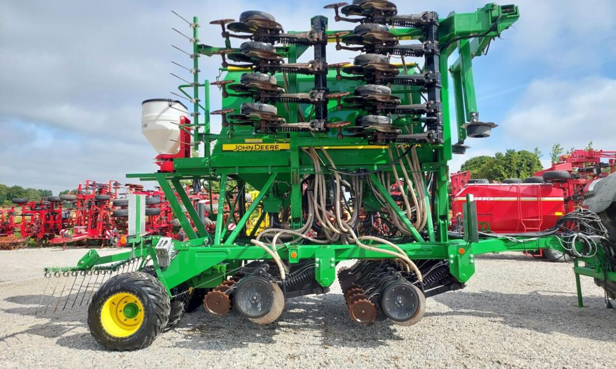 John Deere 750 A - Sējmašīna: foto 1 John Deere 750 A - Sējmašīna: foto 1