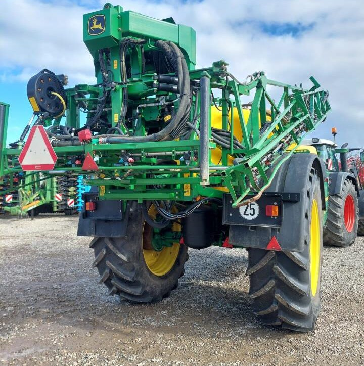 John Deere R962i PowrSpray 36-24m - Piekabināmais miglotājs: foto 4 John Deere R962i PowrSpray 36-24m - Piekabināmais miglotājs: foto 4
