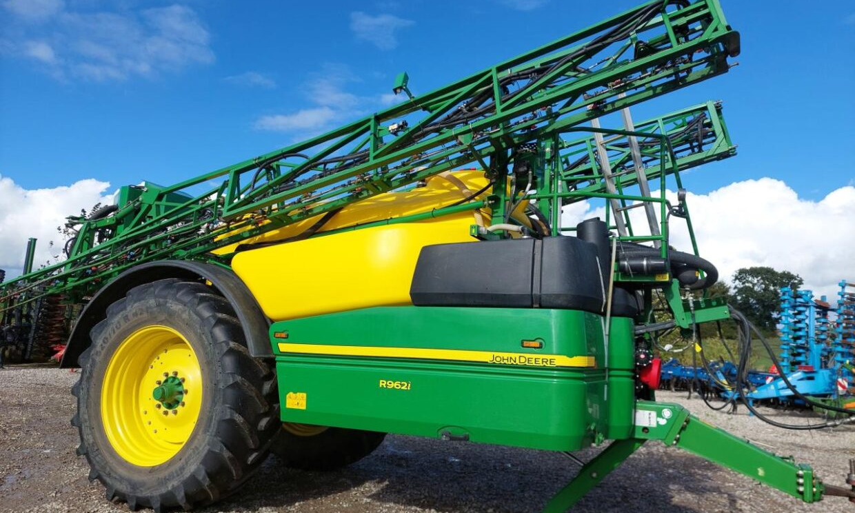 John Deere R962i PowrSpray 36-24m - Piekabināmais miglotājs: foto 2 John Deere R962i PowrSpray 36-24m - Piekabināmais miglotājs: foto 2