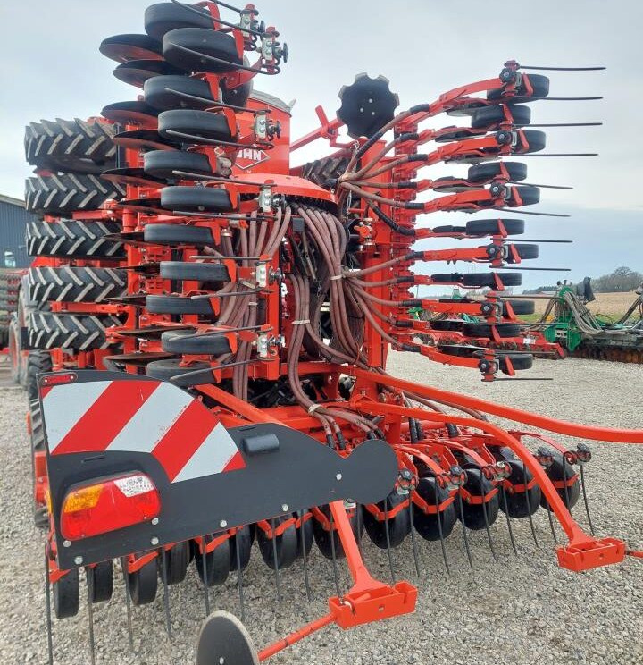 Kuhn Espro 6000 RC "Mix" Vistaflow - Sējmašīna: foto 3 Kuhn Espro 6000 RC "Mix" Vistaflow - Sējmašīna: foto 3