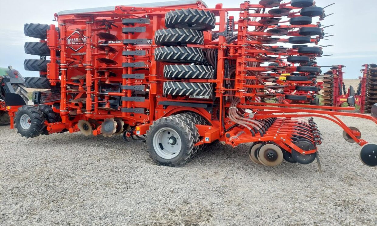 Kuhn Espro 6000 RC "Mix" Vistaflow - Sējmašīna: foto 2 Kuhn Espro 6000 RC "Mix" Vistaflow - Sējmašīna: foto 2
