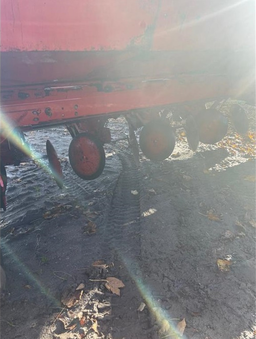 Kverneland UN 3200 - Kartupeļu stādāmā mašīna: foto 4 Kverneland UN 3200 - Kartupeļu stādāmā mašīna: foto 4