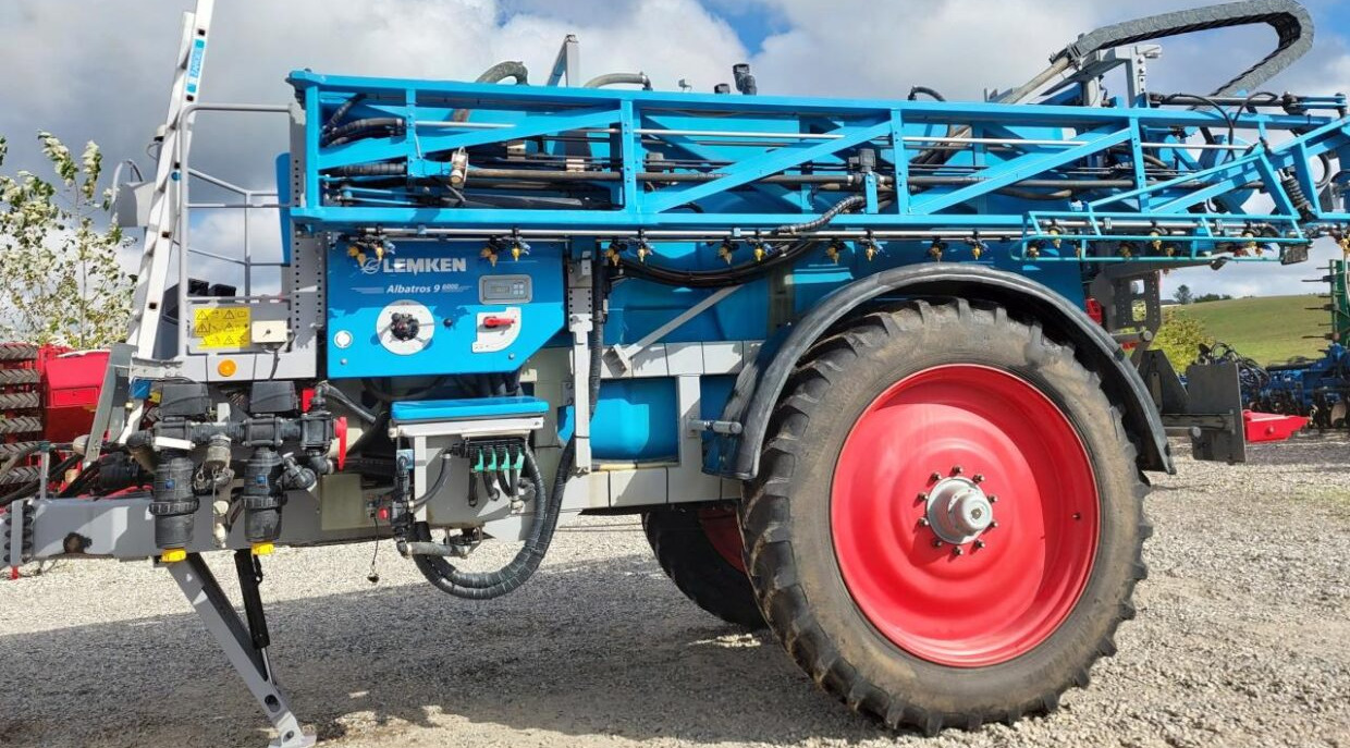 Lemken ALBATROS 9 6000 L med GPS - Piekabināmais miglotājs: foto 1 Lemken ALBATROS 9 6000 L med GPS - Piekabināmais miglotājs: foto 1