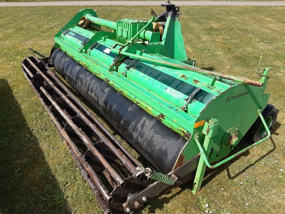 Rumptstad
RSF 2000 - Zemes frēze: foto 4 Rumptstad
RSF 2000 - Zemes frēze: foto 4