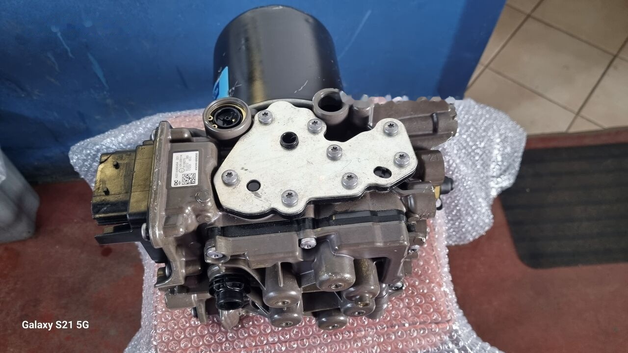 Knorr-Bremse AIR DRYER UNIT EAPU K138270 Mercedes-Benz ACTROS MP4 EURO 6 - Elektroniskais vadības bloks (ECU) - Kravas automašīna: foto 5 Knorr-Bremse AIR DRYER UNIT EAPU K138270 Mercedes-Benz ACTROS MP4 EURO 6 - Elektroniskais vadības bloks (ECU) - Kravas automašīna: foto 5