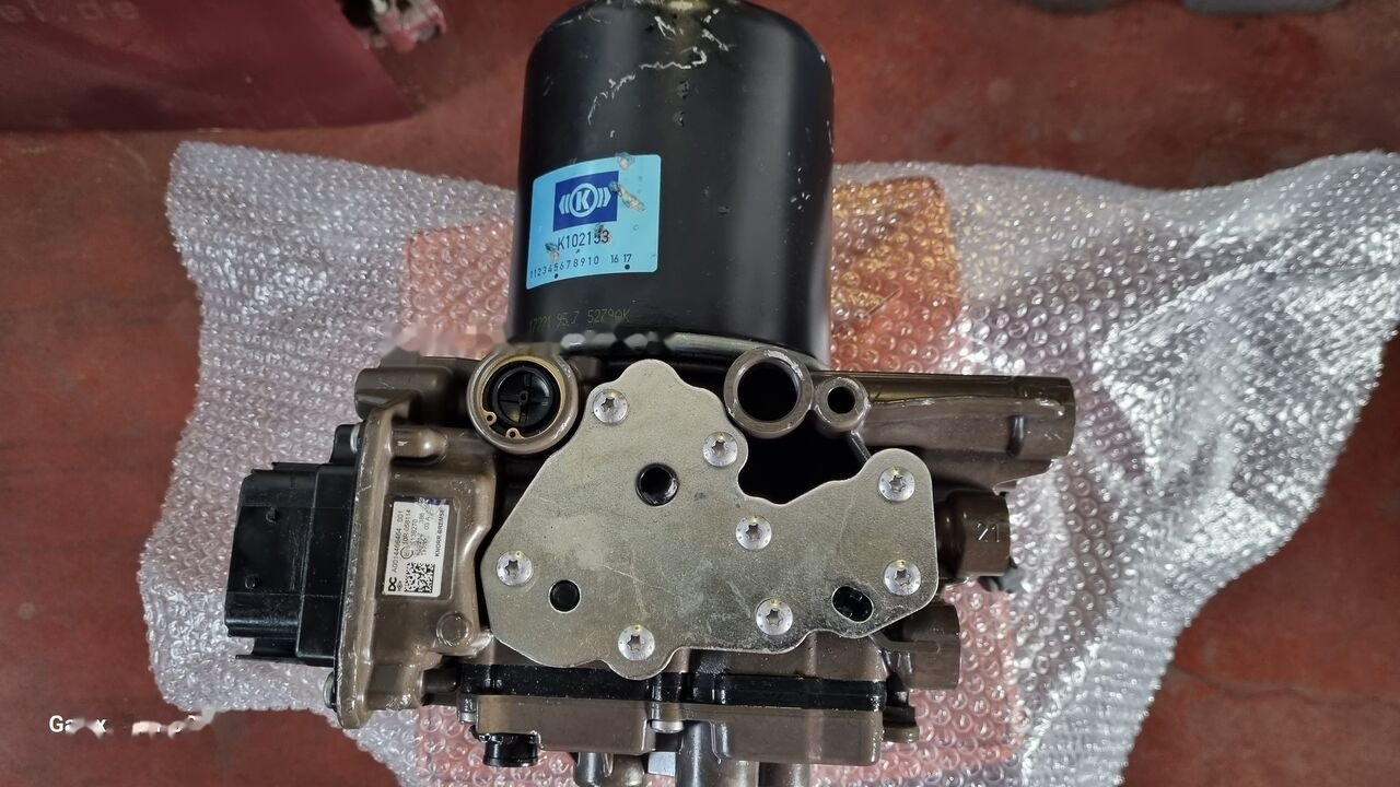 Knorr-Bremse AIR DRYER UNIT EAPU K138270 Mercedes-Benz ACTROS MP4 EURO 6 - Elektroniskais vadības bloks (ECU) - Kravas automašīna: foto 3 Knorr-Bremse AIR DRYER UNIT EAPU K138270 Mercedes-Benz ACTROS MP4 EURO 6 - Elektroniskais vadības bloks (ECU) - Kravas automašīna: foto 3