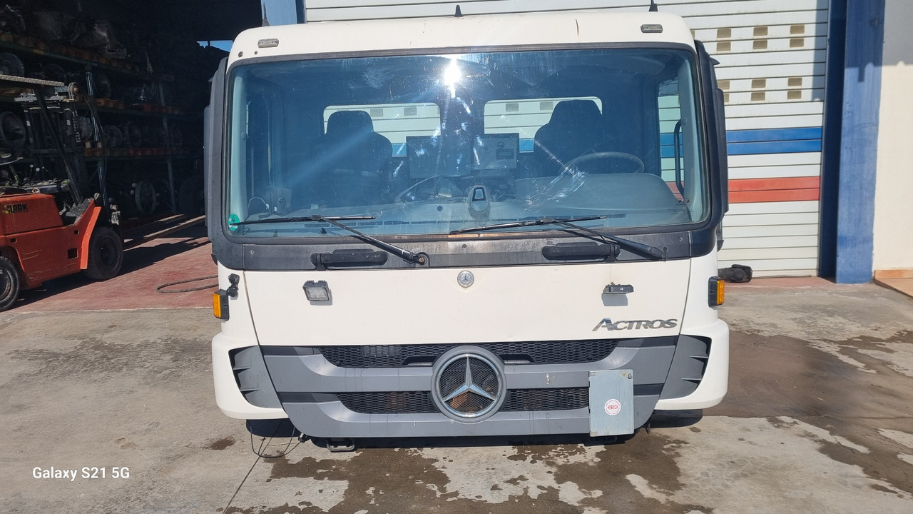 MERCEDES ACTROS MP3 - Kabīne: foto 1 MERCEDES ACTROS MP3 - Kabīne: foto 1