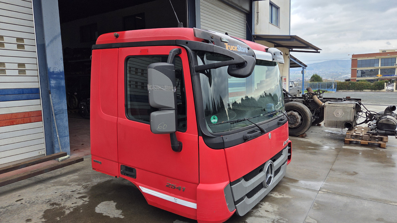 MERCEDES-BENZ CABIN ACTROS MP3 MEDIUM - Kabīne - Kravas automašīna: foto 3 MERCEDES-BENZ CABIN ACTROS MP3 MEDIUM - Kabīne - Kravas automašīna: foto 3