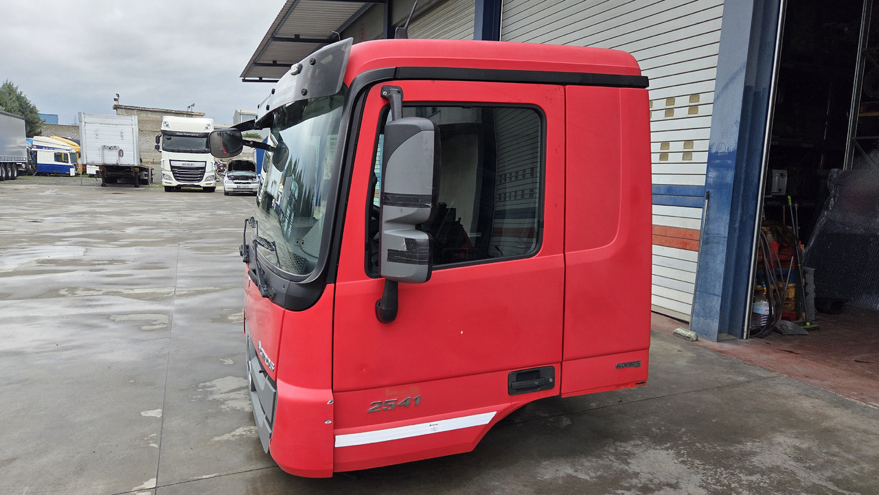MERCEDES-BENZ CABIN ACTROS MP3 MEDIUM - Kabīne - Kravas automašīna: foto 1 MERCEDES-BENZ CABIN ACTROS MP3 MEDIUM - Kabīne - Kravas automašīna: foto 1