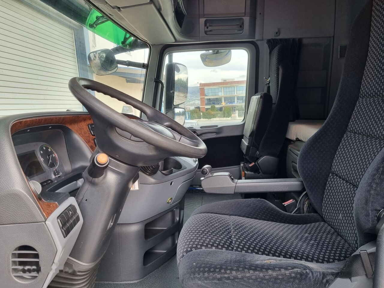 Mercedes-Benz ACTROS MP3 - Kabīne - Kravas automašīna: foto 4 Mercedes-Benz ACTROS MP3 - Kabīne - Kravas automašīna: foto 4