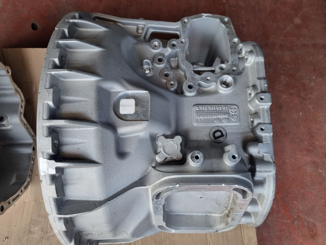 Mercedes-Benz TRANSMISSION HOUSING Mercedes-Benz ACTROS MP4 EURO 6 - Pārnesumkārba - Kravas automašīna: foto 2 Mercedes-Benz TRANSMISSION HOUSING Mercedes-Benz ACTROS MP4 EURO 6 - Pārnesumkārba - Kravas automašīna: foto 2