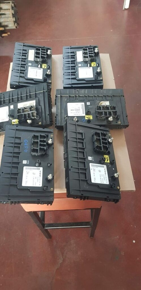 Mercedes-Benz instrumend panel Mercedes-Benz ACTROS MP2 - Mērinstrumentu panelis - Kravas automašīna: foto 4 Mercedes-Benz instrumend panel Mercedes-Benz ACTROS MP2 - Mērinstrumentu panelis - Kravas automašīna: foto 4