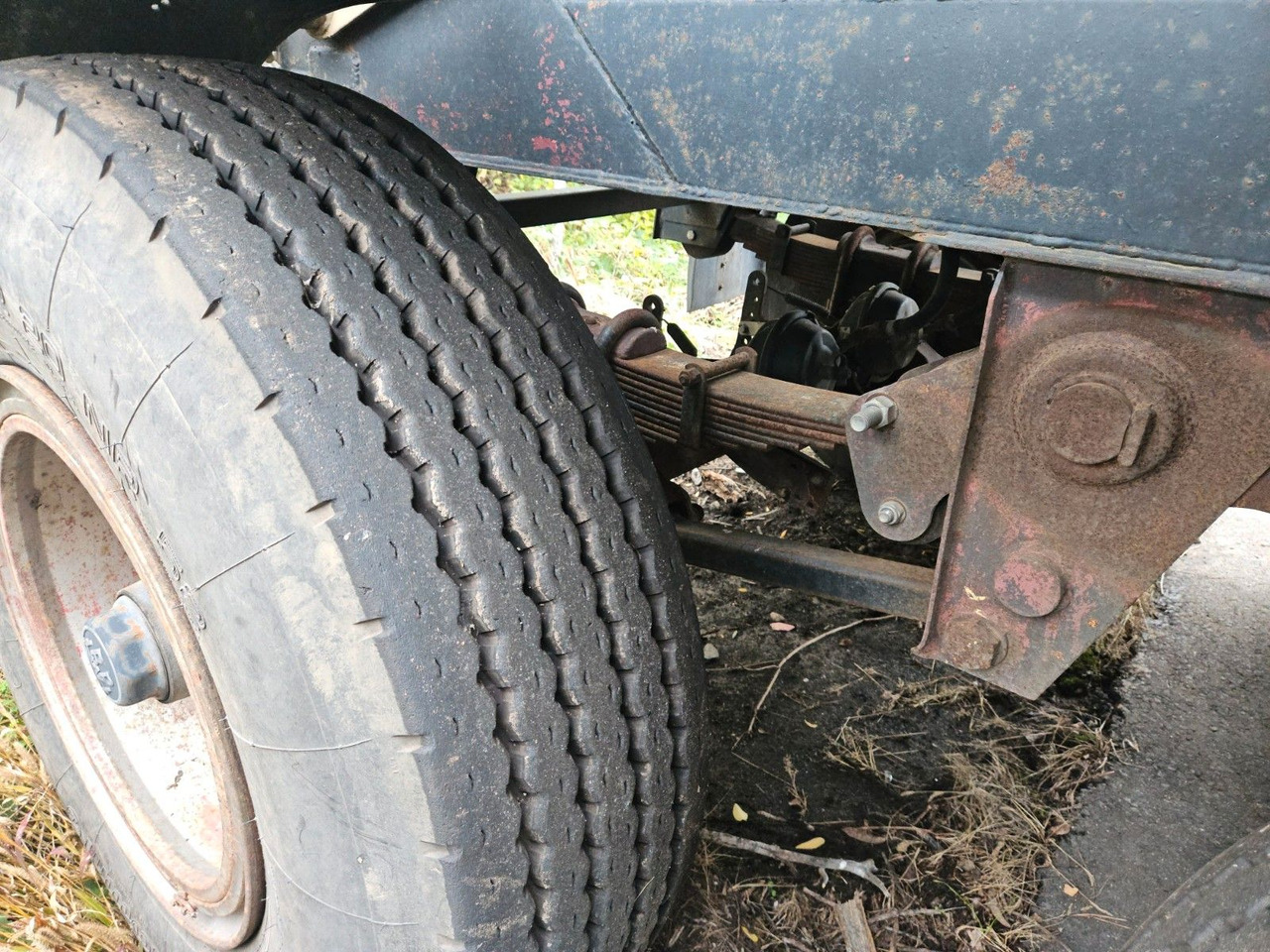 Kässbohrer Silo Güllefaß 33m³ Blattfederung - Silosa puspiekabe: foto 5 Kässbohrer Silo Güllefaß 33m³ Blattfederung - Silosa puspiekabe: foto 5