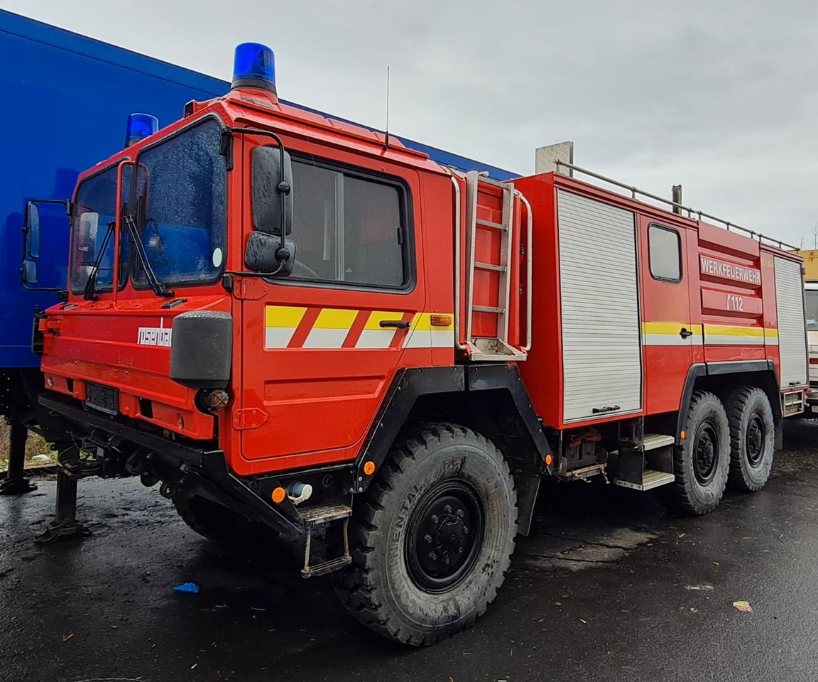 MAN 15.232 DF 6x6 KAT1 Feuerwehr TLF 4500/500 - Autocisterna: foto 1 MAN 15.232 DF 6x6 KAT1 Feuerwehr TLF 4500/500 - Autocisterna: foto 1