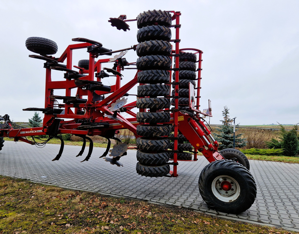 HORSCH Terrano 6 FX - Augsnes apstrādes tehnika: foto 3 HORSCH Terrano 6 FX - Augsnes apstrādes tehnika: foto 3