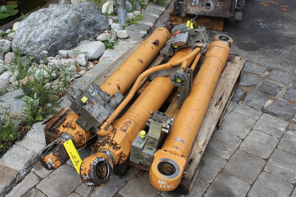 Case 788 LC - Hidrauliskais cilindrs - Celtniecības tehnika: foto 1 Case 788 LC - Hidrauliskais cilindrs - Celtniecības tehnika: foto 1