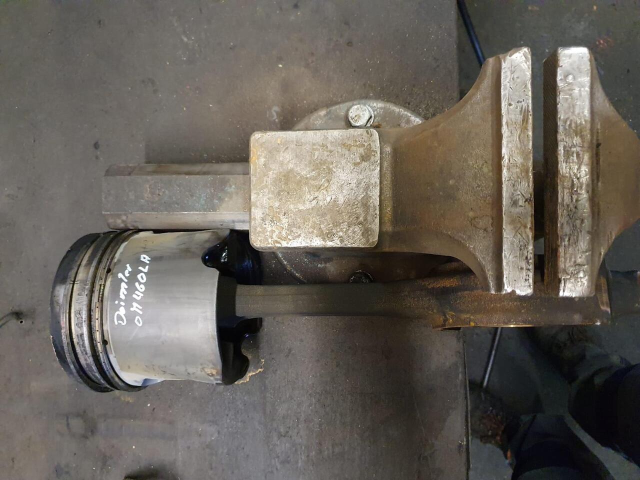 Daimler-Chrysler OM 460 LA. E3A/7 - Dzinējs - Celtniecības tehnika: foto 3 Daimler-Chrysler OM 460 LA. E3A/7 - Dzinējs - Celtniecības tehnika: foto 3