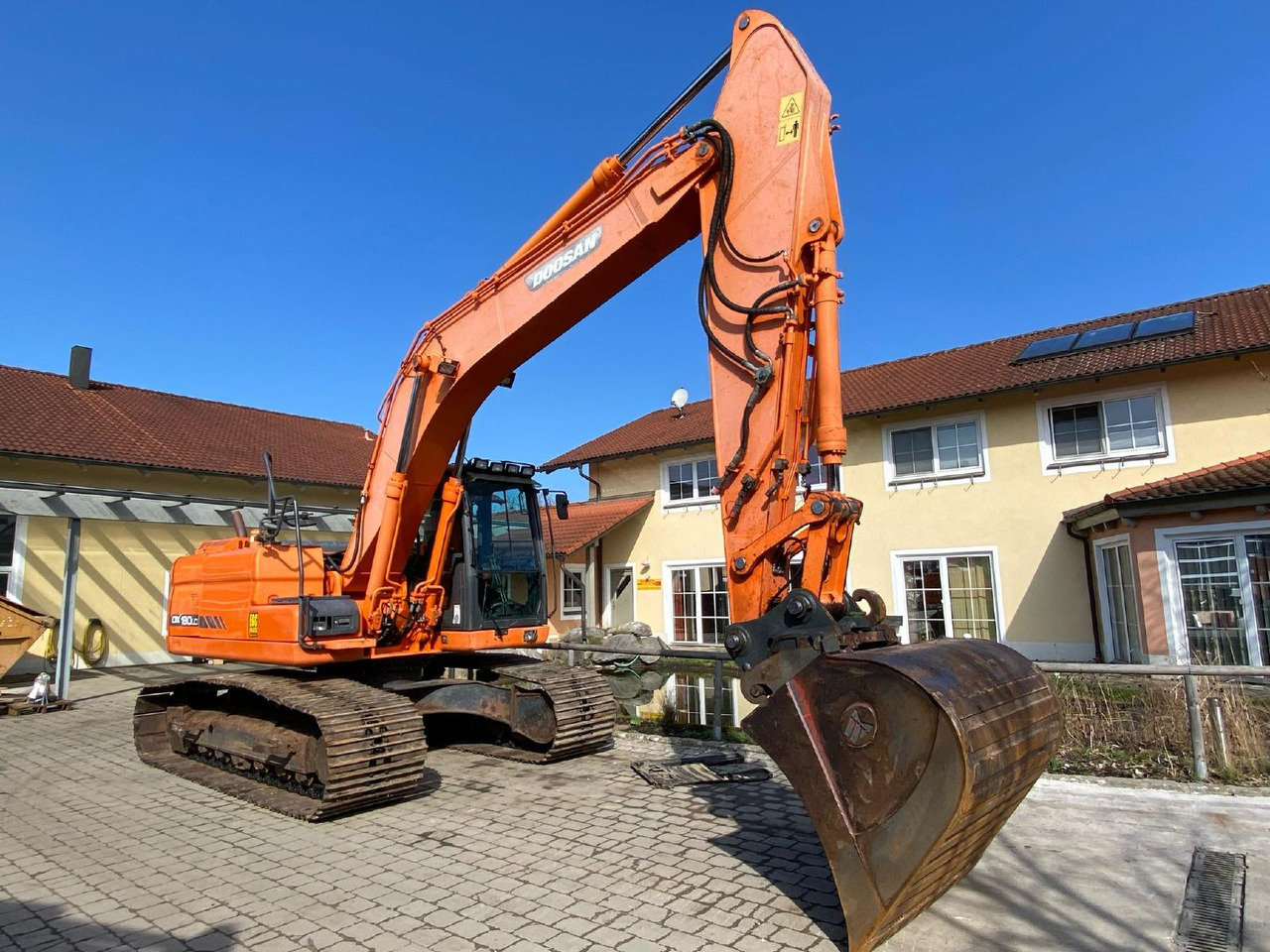 Doosan DX 180 LC -3 - Kāpurķēžu ekskavators: foto 1 Doosan DX 180 LC -3 - Kāpurķēžu ekskavators: foto 1
