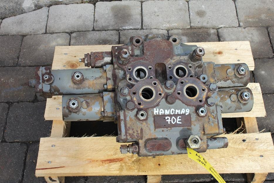 Hanomag 70E - Hidrauliskais vārsts - Celtniecības tehnika: foto 1 Hanomag 70E - Hidrauliskais vārsts - Celtniecības tehnika: foto 1