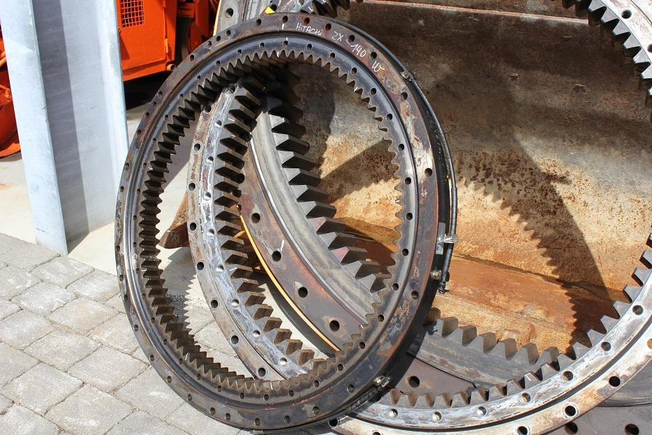 Devēja gredzens - Celtniecības tehnika Hitachi ZX 140W: foto 6