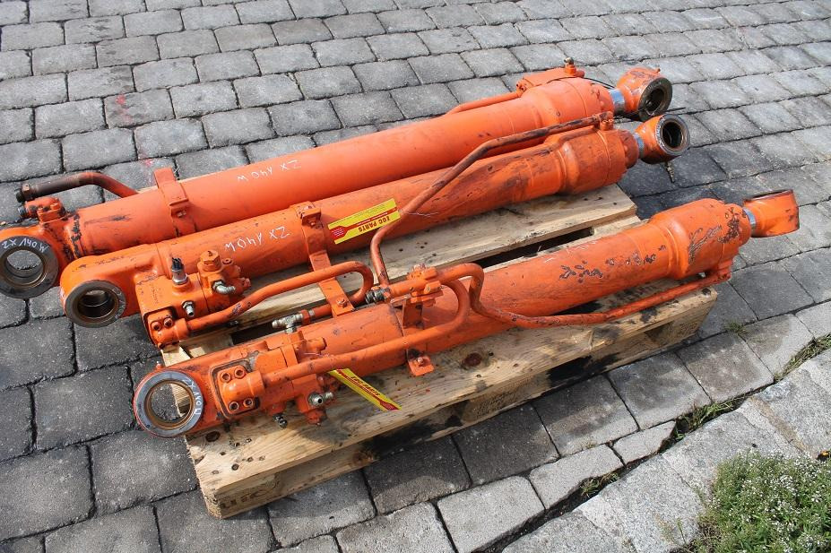 Hitachi ZX 140W - Hidrauliskais cilindrs - Celtniecības tehnika: foto 4 Hitachi ZX 140W - Hidrauliskais cilindrs - Celtniecības tehnika: foto 4