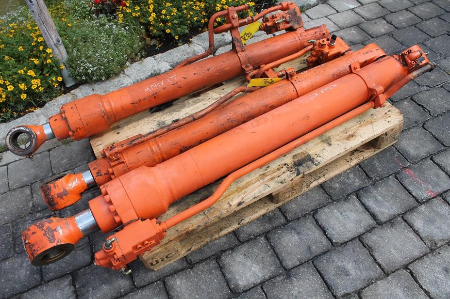 Hitachi ZX 140W - Hidrauliskais cilindrs - Celtniecības tehnika: foto 2 Hitachi ZX 140W - Hidrauliskais cilindrs - Celtniecības tehnika: foto 2