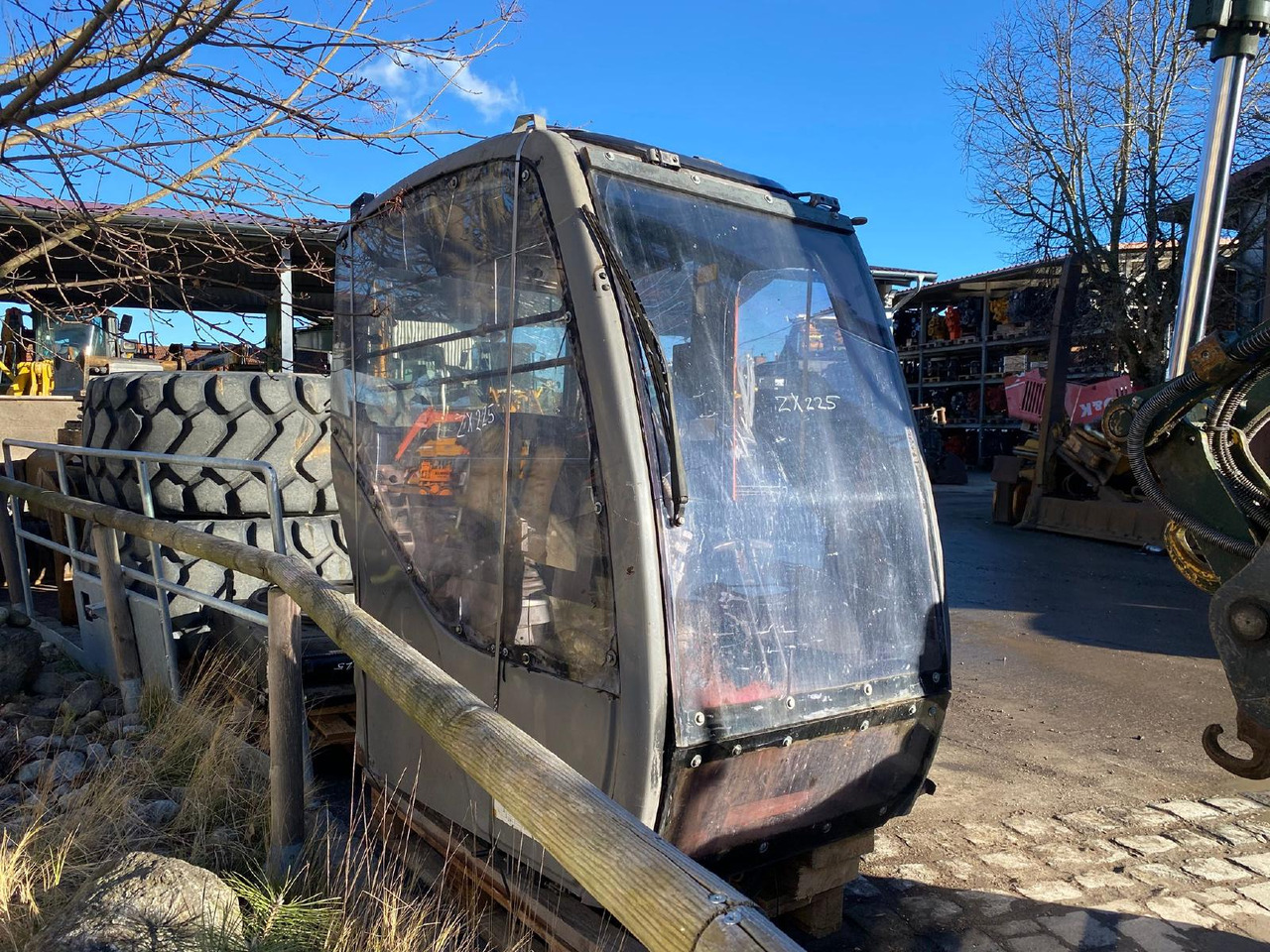 Hitachi ZX 225 - Kabīne - Celtniecības tehnika: foto 4 Hitachi ZX 225 - Kabīne - Celtniecības tehnika: foto 4