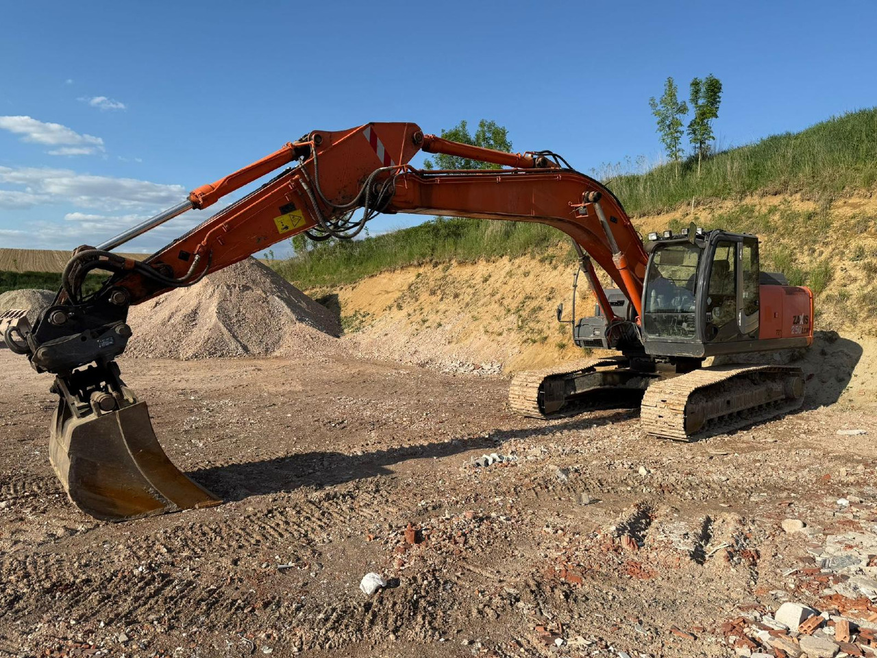 Hitachi ZX 250 LCN -3 - Kāpurķēžu ekskavators: foto 3 Hitachi ZX 250 LCN -3 - Kāpurķēžu ekskavators: foto 3