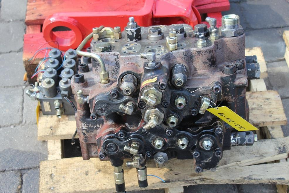 JCB 210 LC - Hidrauliskais vārsts - Celtniecības tehnika: foto 3 JCB 210 LC - Hidrauliskais vārsts - Celtniecības tehnika: foto 3